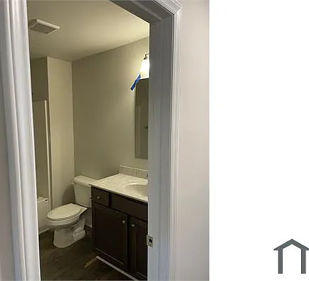 414 White Oak St #A — Photo 7