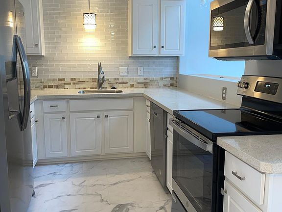 3rd image of 23325 Cornerstone Village Dr