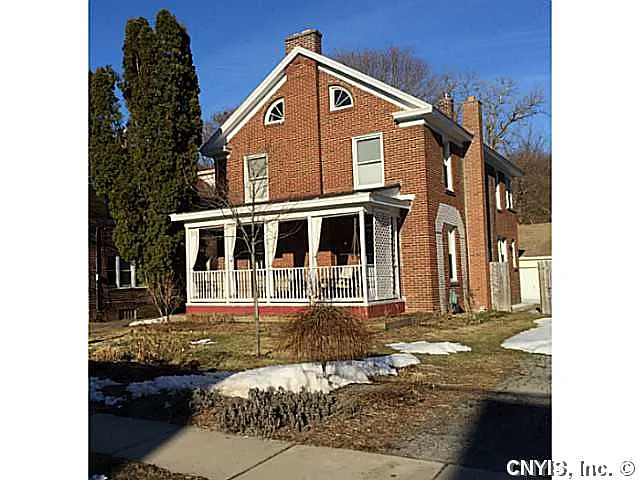 211 Fellows Ave photo 1