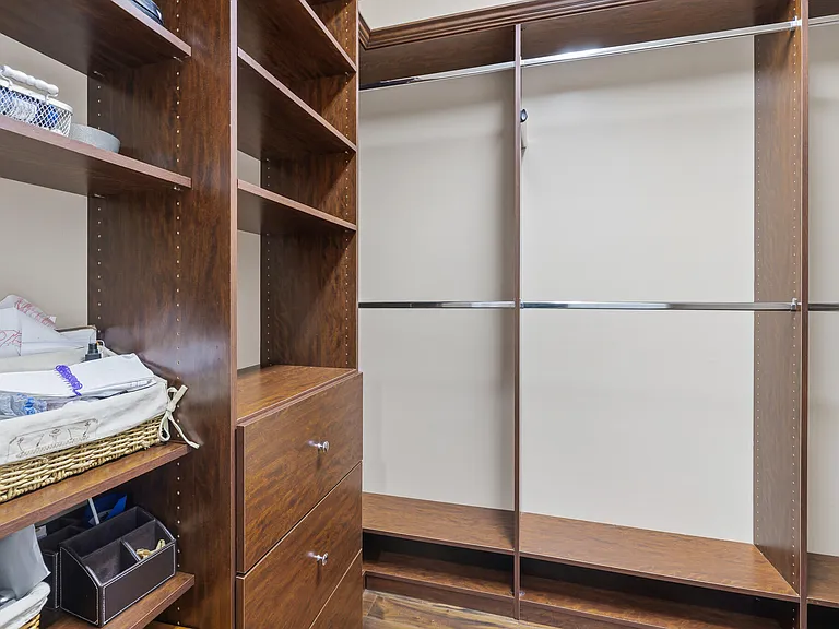 8480 Man O War Rd — Photo 35