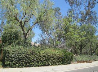 10070 Delcresta Dr, Moreno Valley, CA 92557