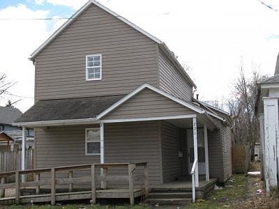2nd image of 221 W Columbia St