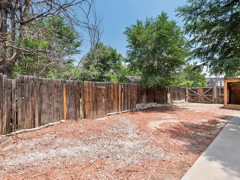 2280 Billings St — Photo 25