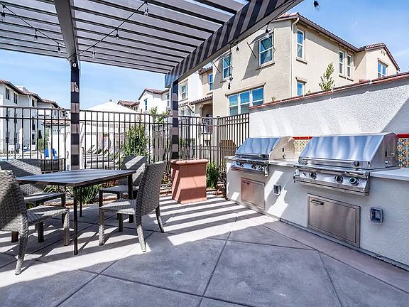 5th image of 1055 Westwind St #256