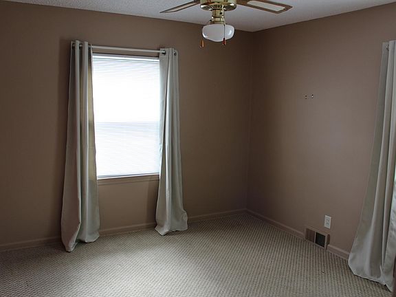 5th image of 6398 Tallmadge Ct