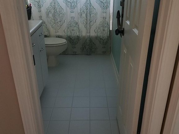 5th image of 238 Parkwood Cir