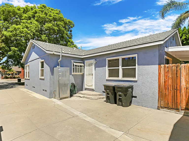 415 N Citrus St — Photo 3
