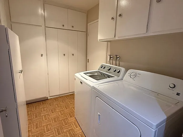 17105 Village 17 — Photo 11