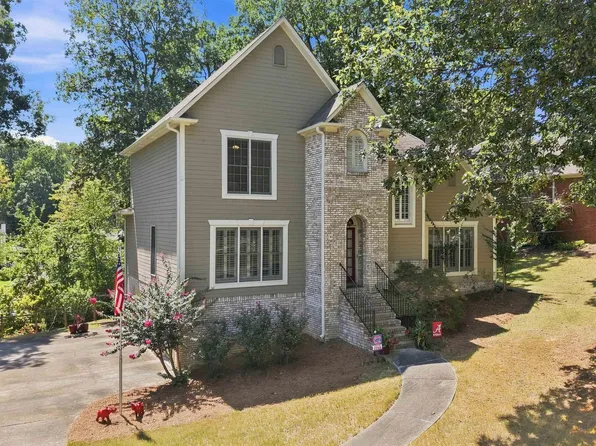 1913 Valewood Cir, Hoover, AL 35244