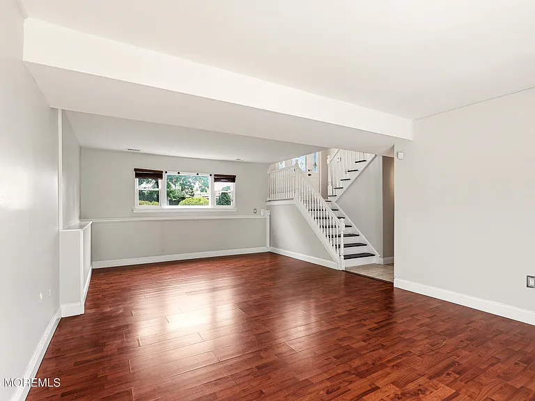 1029 Lucy Ln — Photo 14
