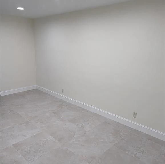5220 NE 14th Way — Photo 3
