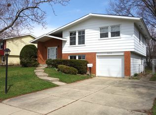 2212 Birch Ln, Rolling Meadows, IL 60008