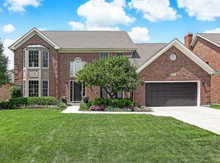 6564 Berrywood Dr, Downers Grove, IL 60516