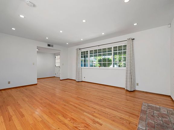 5th image of 1288 Oak Knoll Dr