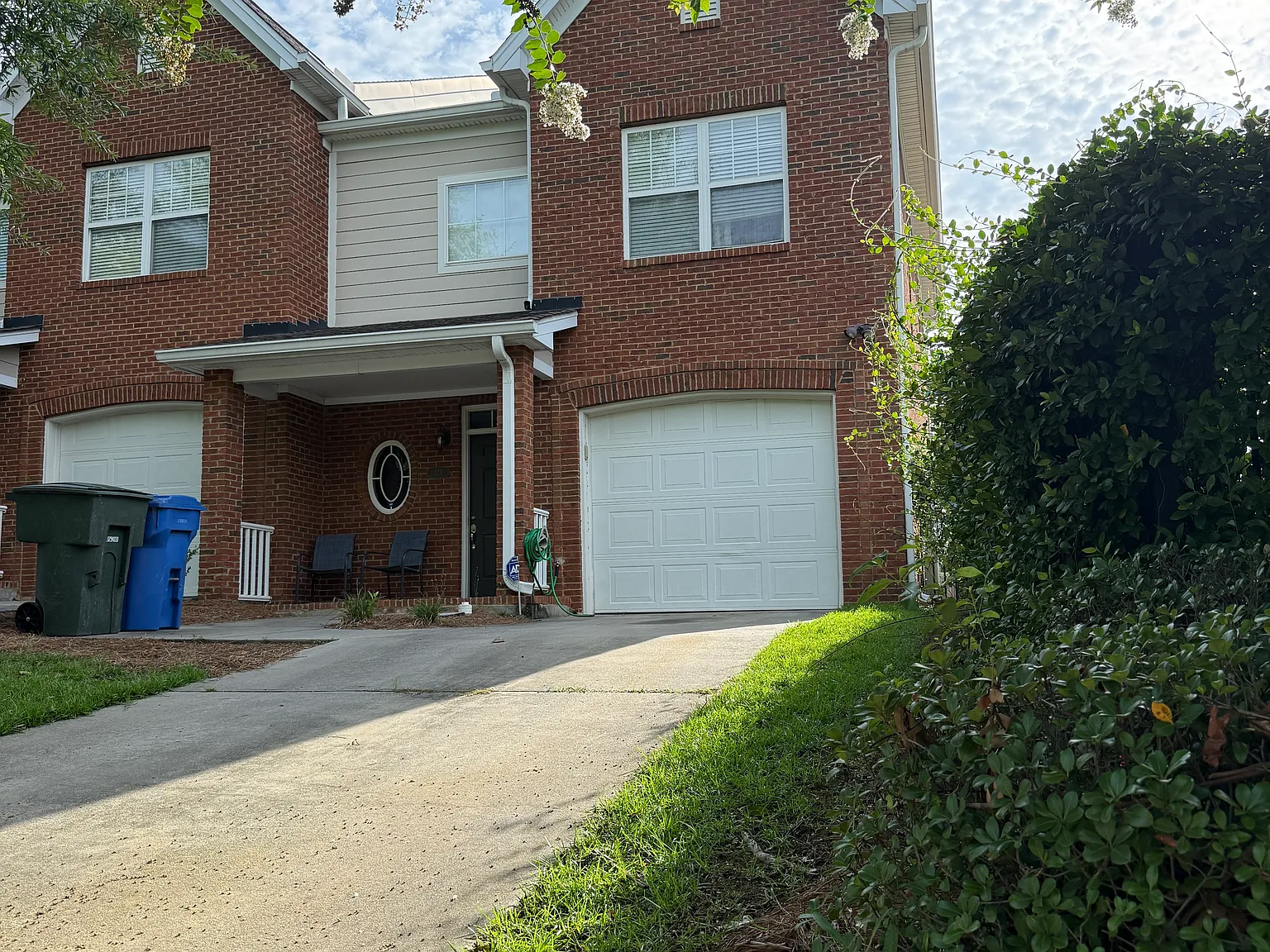 3 bed, 2.5 bath, 1615 sqft, $2,700 — Photo 1