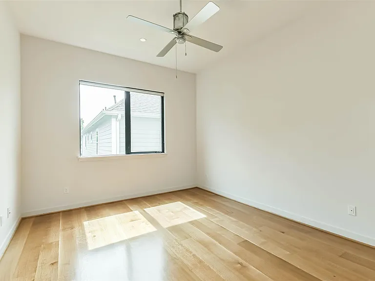 815 Alexander St — Photo 46