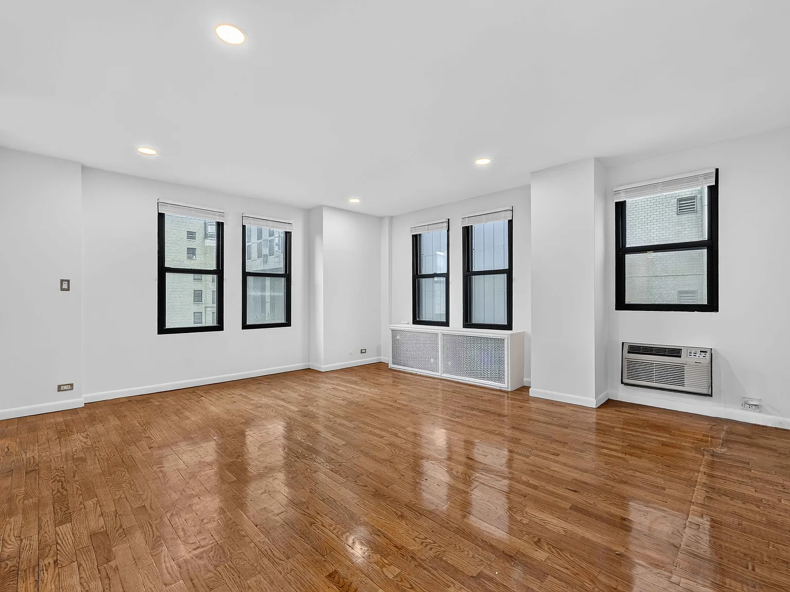 150 West 58th Street — Photo 2