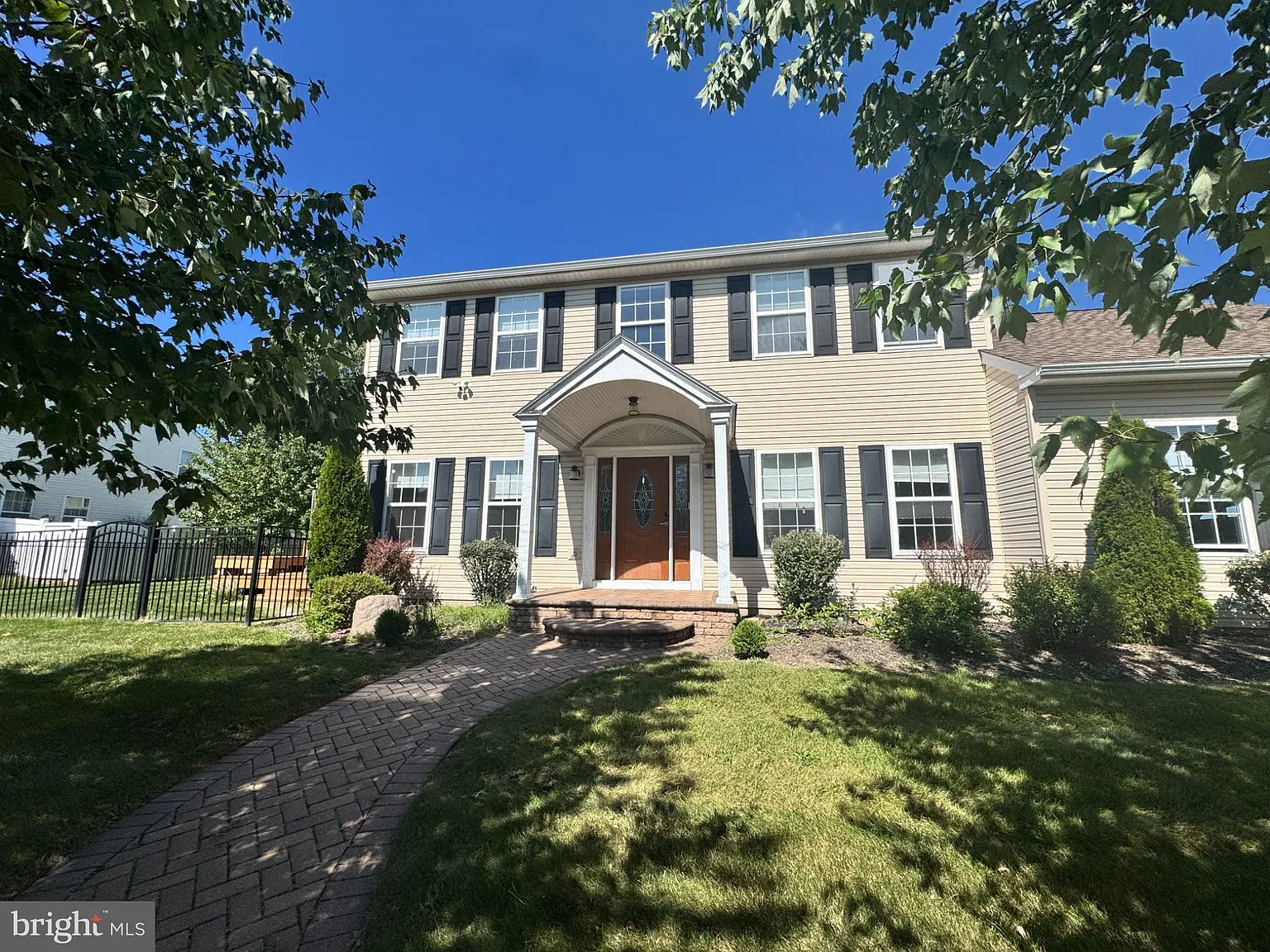 4 bed, 3.5 bath, 3222 sqft, $4,000 — Photo 2