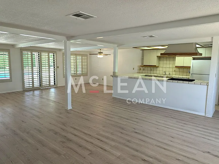 2737 E Plaimor Ave — Photo 30