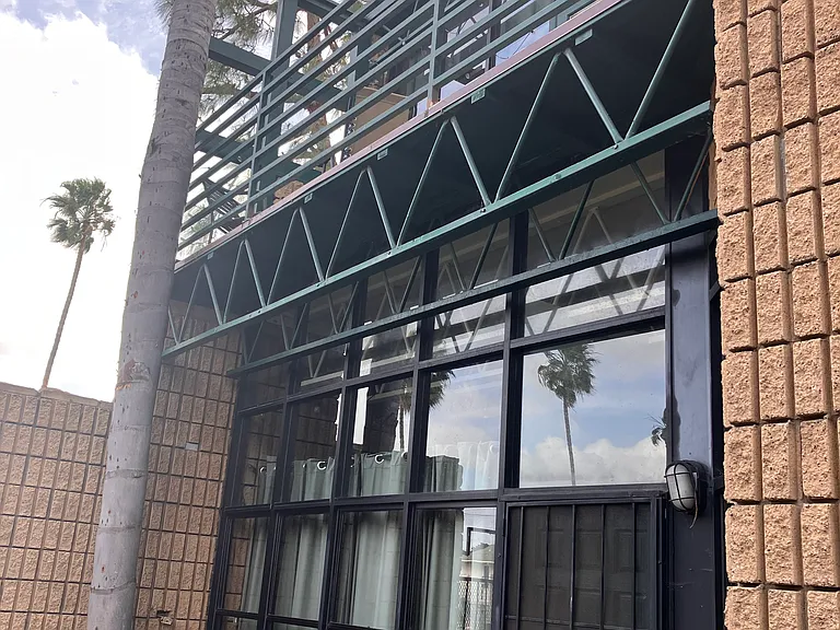 Grand Ave — Photo 2