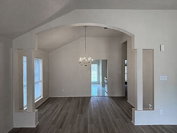 3rd image of 2110 Bayview Dr