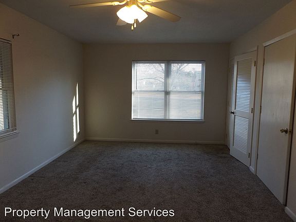 4th image of 303 Glenmoor Dr