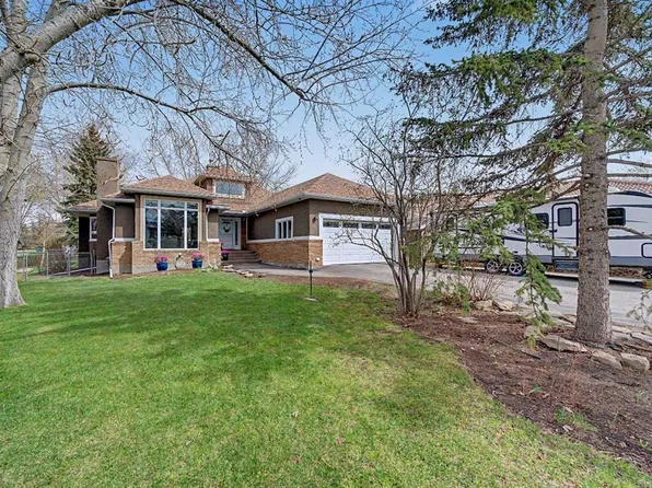 756 W Chestermere Dr, Chestermere, AB T1X 1B5