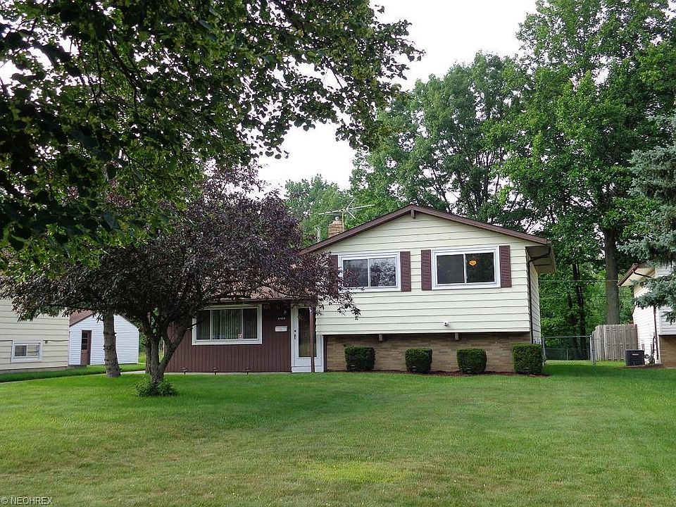 1st image of 21936 Crestridge Dr