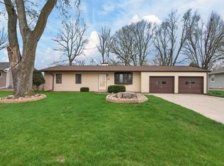 4317 Hillside Dr, Cedar Falls, IA 50613