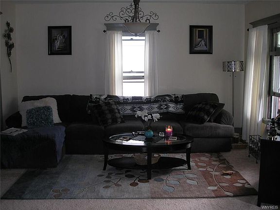 3rd image of 33 Orchard Pl