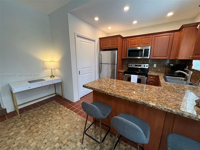265 Palm Ave — Photo 36