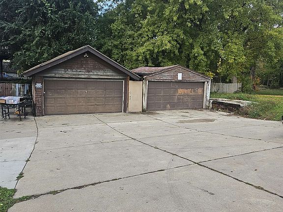 3rd image of 620 College Ave