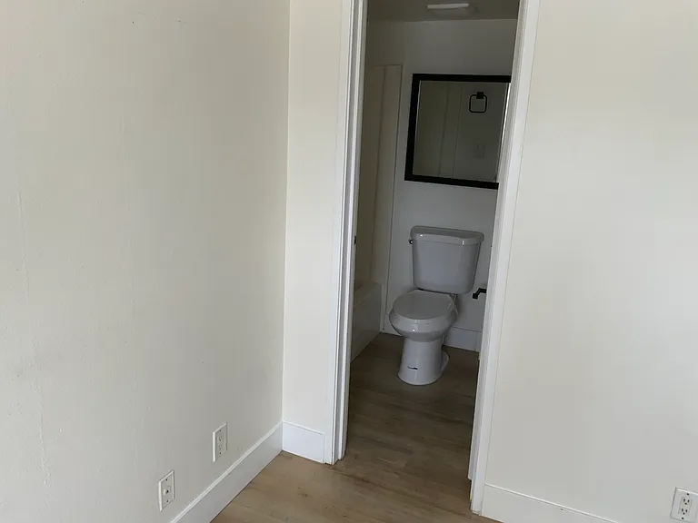 1300 Elizabeth Ave — Photo 2