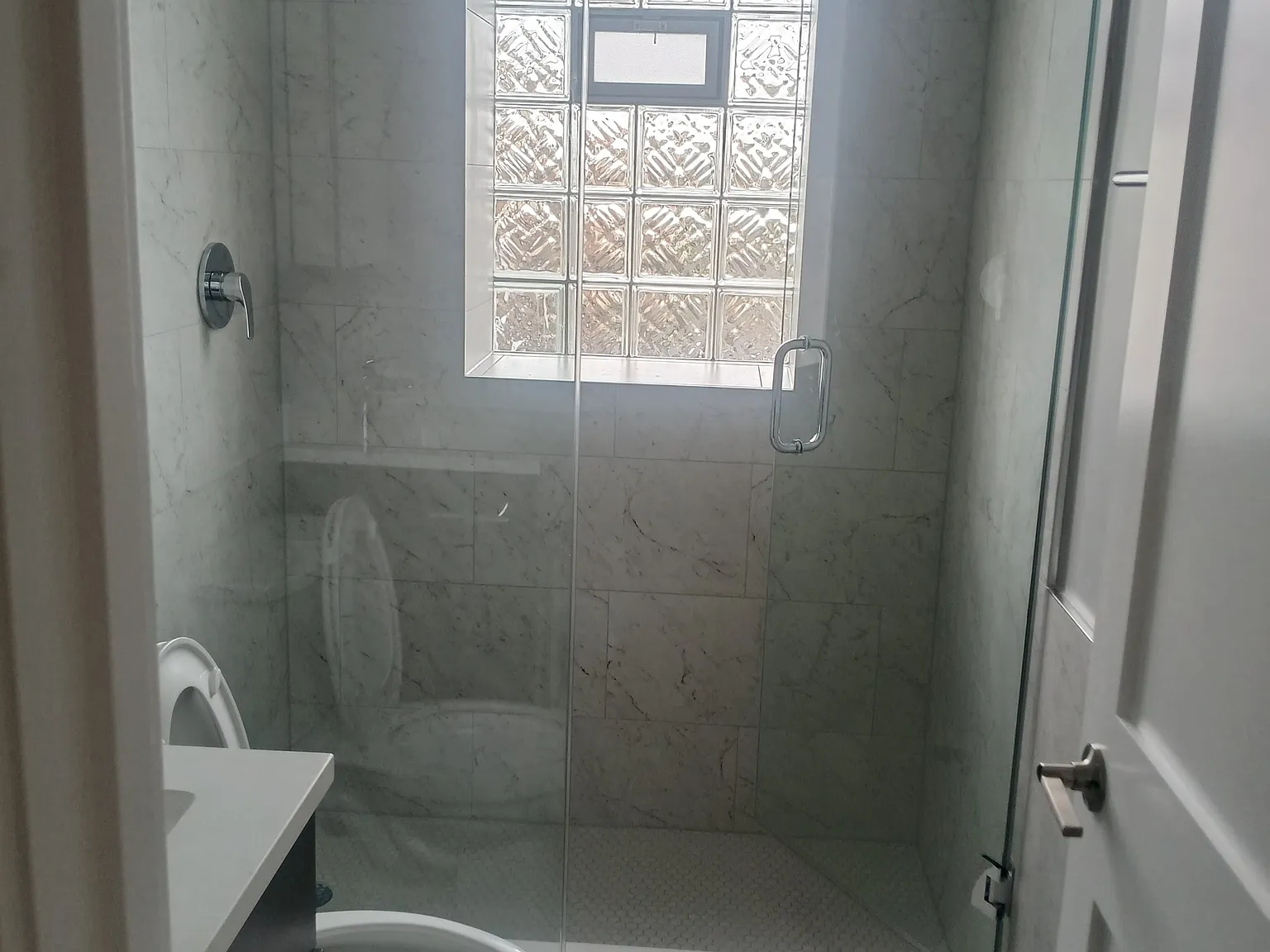 1248 W Addison St — Photo 3