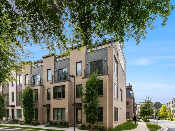 10412 Breuer St, Bethesda, MD 20817