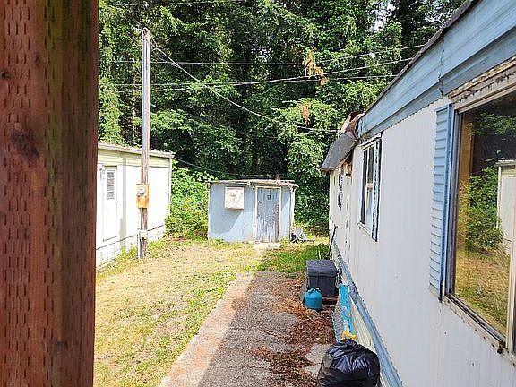 2nd image of 3633 7th Ave SW Trailer 41