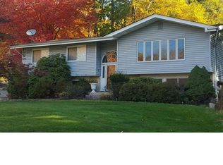 30 N Lorna Ln, Airmont, NY 10952