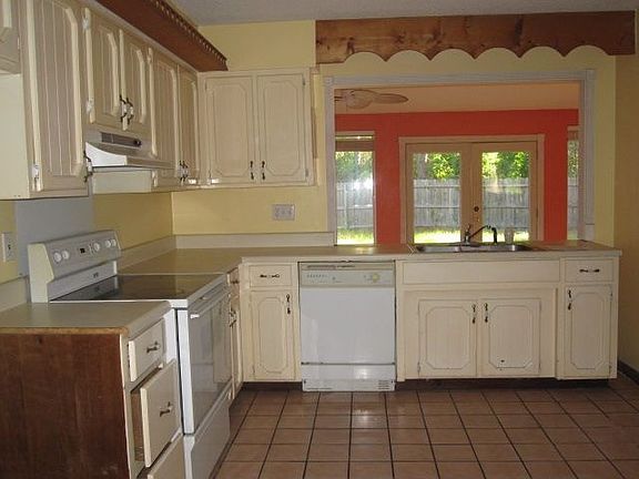 5th image of 902 Worth Ave