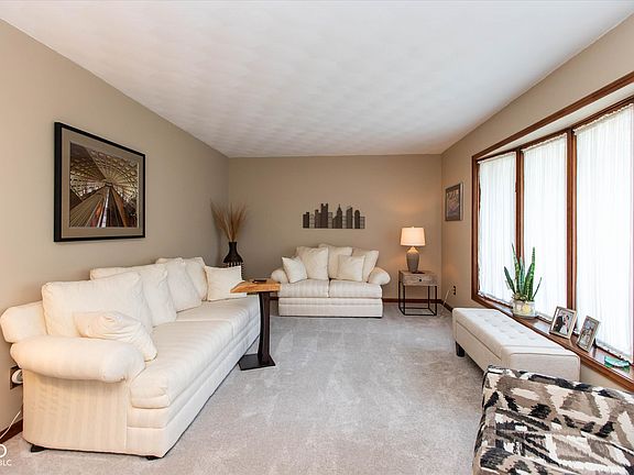 3rd image of 215 E Brunswick Ave