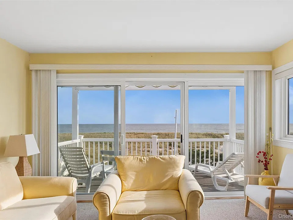 281 Dune Rd #1B