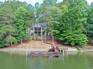 2164 Capes Cove Dr, Sherrills Ford, NC 28673