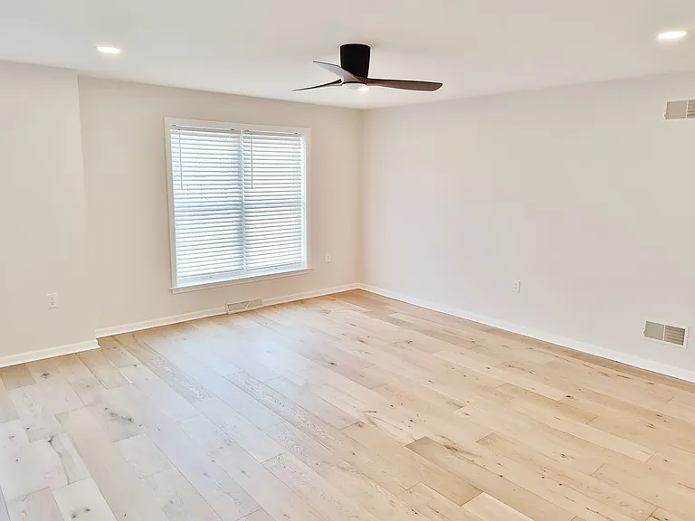 36 Taylor Dr — Photo 6