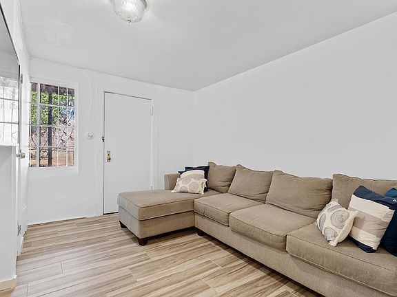 5th image of 1160 Adee Ave #1