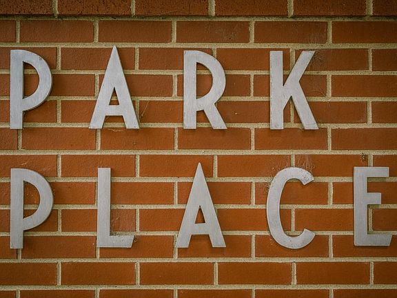 400 E Main St 201-03