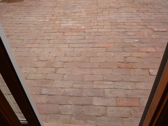 Antique brick int. courtyard