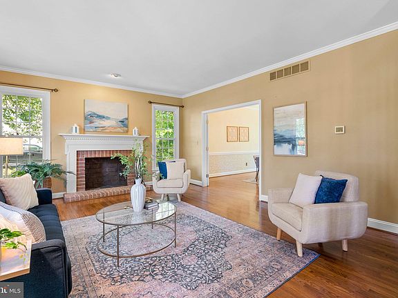 4th image of 930 Malvern Hill Dr