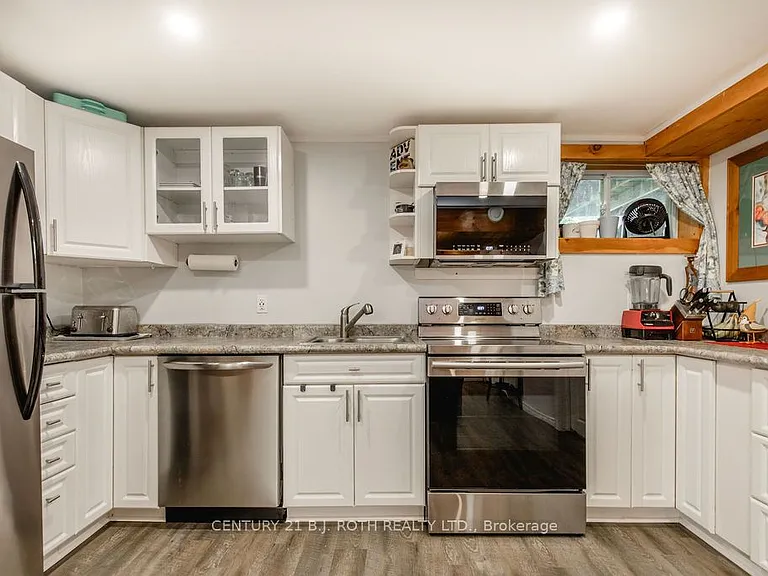 243 Wellington St E #LOWER LEVEL — Photo 8