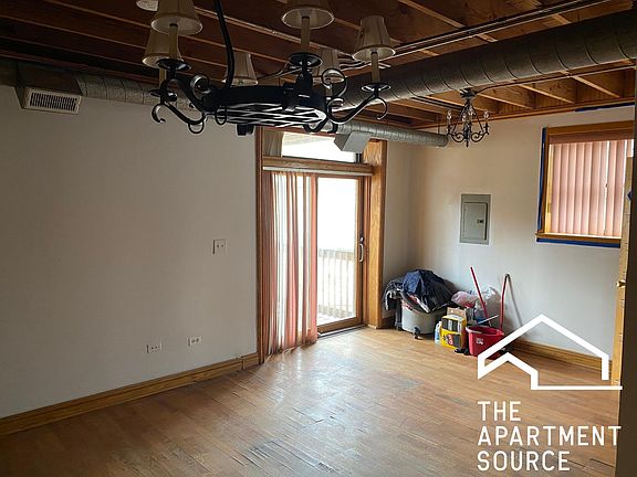 4th image of 2663 W Medill Ave #3