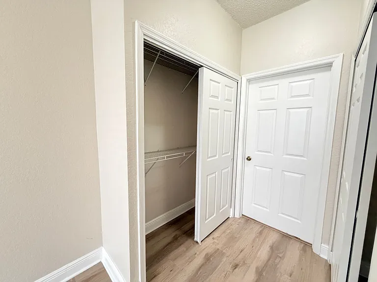 13015 Plantation Park Cir — Photo 12