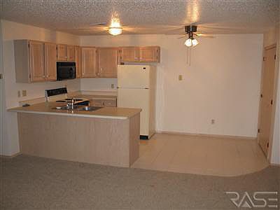4th image of 4801 S Oxbow Ave APT 4